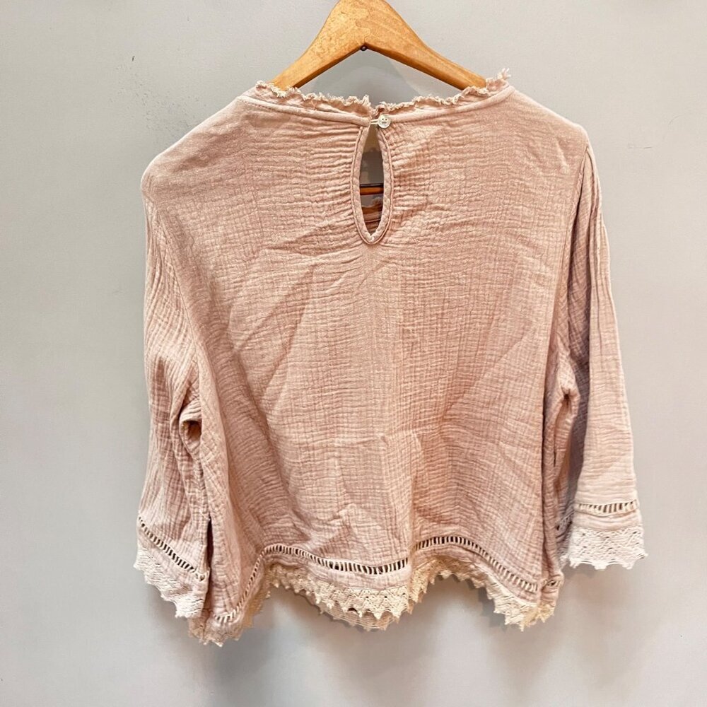 Rylee + Cru Beige Textured Cotton Top With Lace Trim Womens Size S - Picture 6 of 7